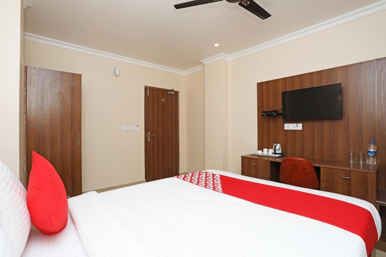 Oyo 13528 Kumud Plaza Otel Bhubaneswar Dış mekan fotoğraf