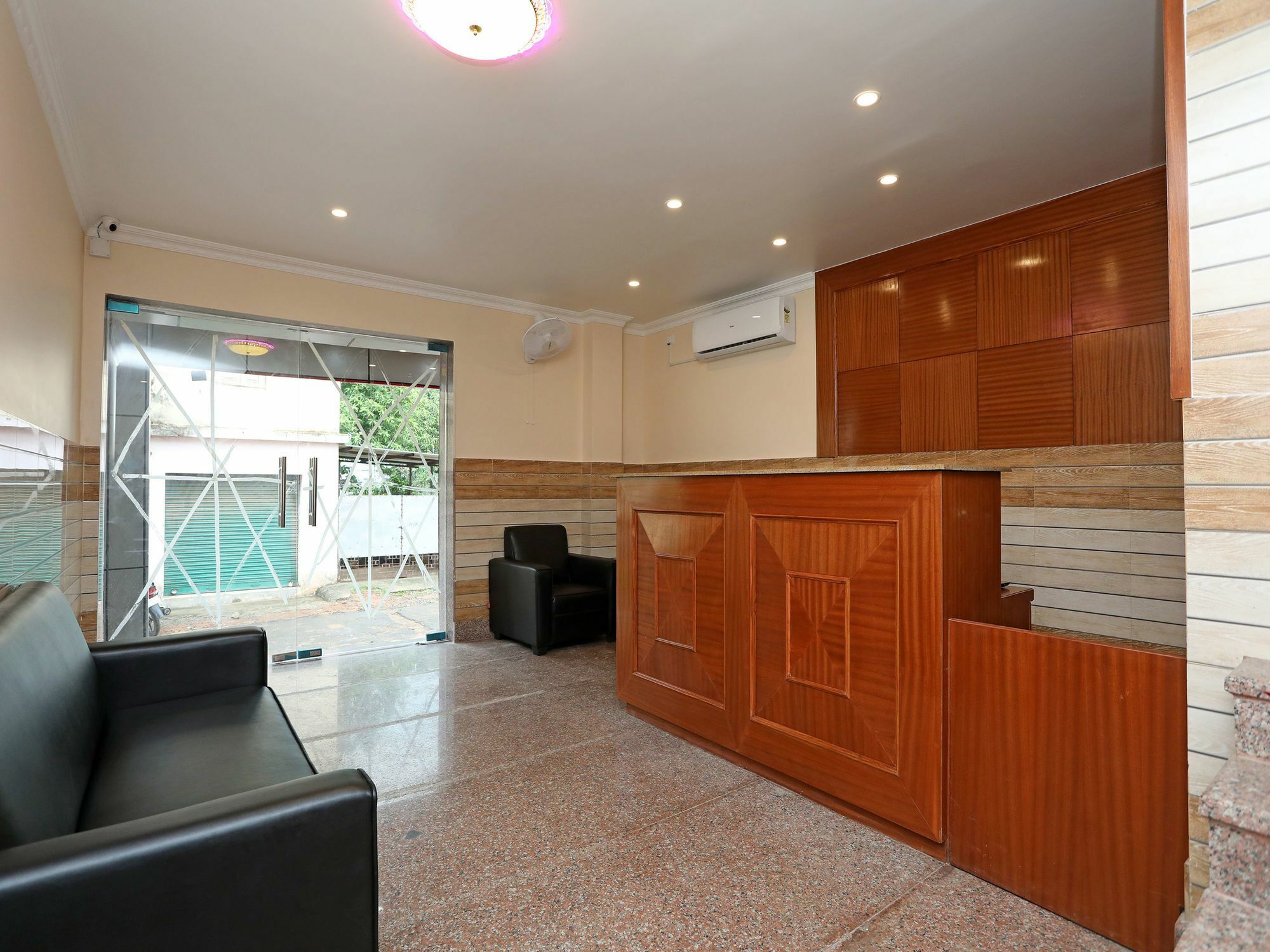 Oyo 13528 Kumud Plaza Otel Bhubaneswar Dış mekan fotoğraf